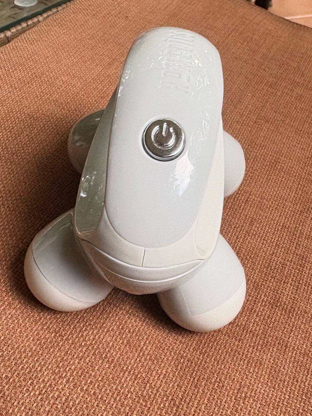 HoMedics Quatro Mini Hand-Held Massager Vibrating Battery Operated Gray Grip
